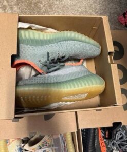 Yeezy Pallet